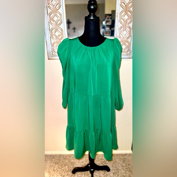 🤩 NEW LISTING! NY & Co Green Tiered DressWomen’s Sz Medium Pullover Button - Picture 5 of 9